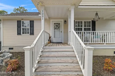 1221 Maple Road Southport NC 28461