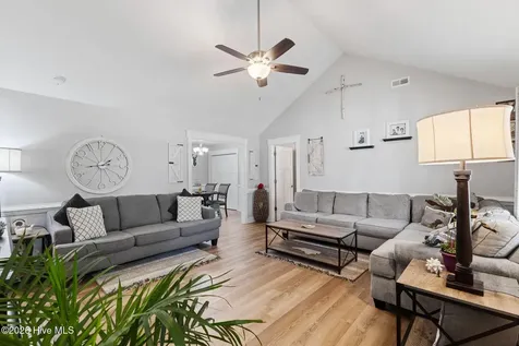 1221 Maple Road Southport NC 28461