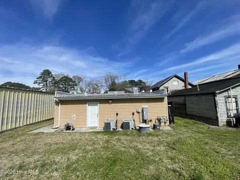 107 E Main Street Creswell NC 27928