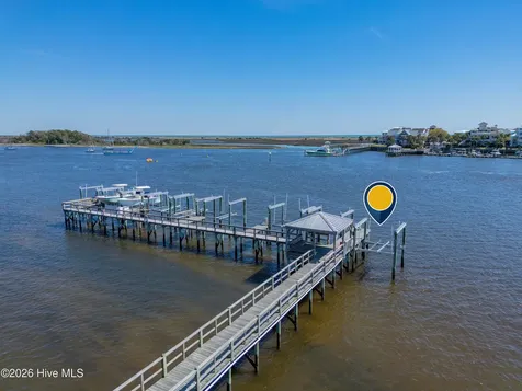 913 Salt Spray Lane Wilmington NC 28409