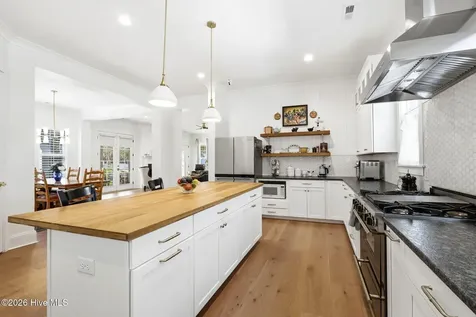 6108 Harbor Oaks Drive Southport NC 28461