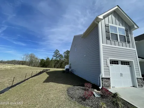 3178 Edgehill Drive Navassa NC 28451