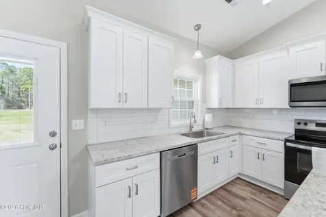 1992 Catherine Lake Road Richlands NC 28574