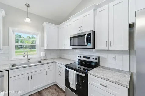 1992 Catherine Lake Road Richlands NC 28574