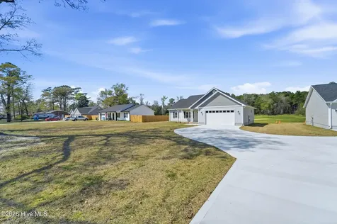 1992 Catherine Lake Road Richlands NC 28574