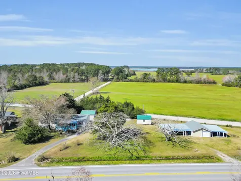 1873 Highway 101 Beaufort NC 28516