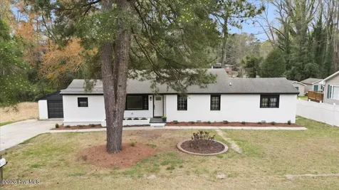 1914 Crescent Drive Rockingham NC 28379
