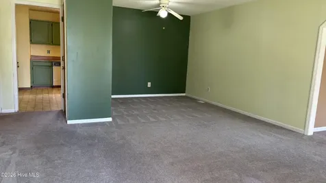 32 Arrowhead Drive Hubert NC 28539