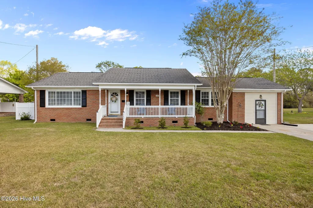 2406 N Hills Drive New Bern NC 28562