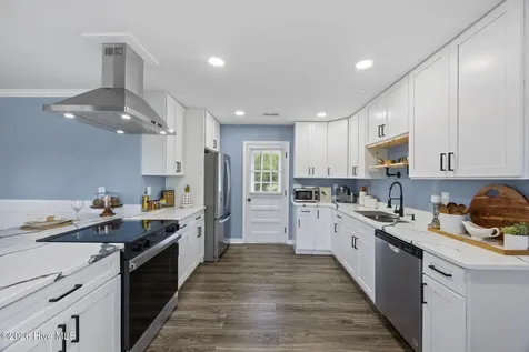 2406 N Hills Drive New Bern NC 28562