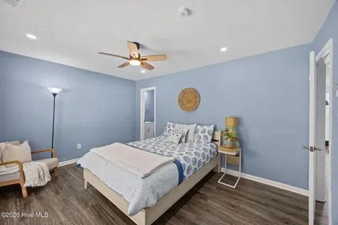 2406 N Hills Drive New Bern NC 28562