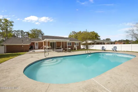2406 N Hills Drive New Bern NC 28562