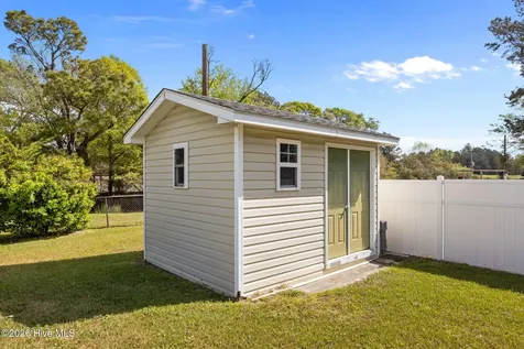 2406 N Hills Drive New Bern NC 28562