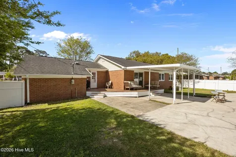 2406 N Hills Drive New Bern NC 28562