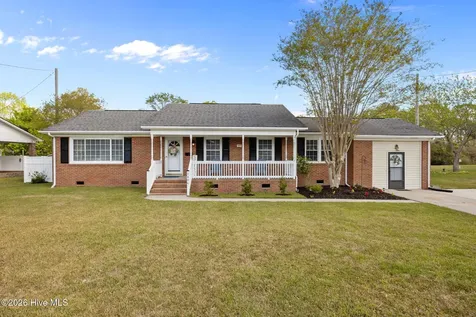 2406 N Hills Drive New Bern NC 28562