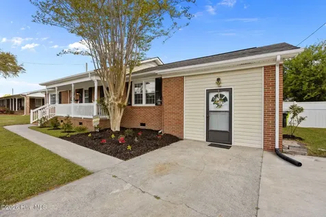 2406 N Hills Drive New Bern NC 28562