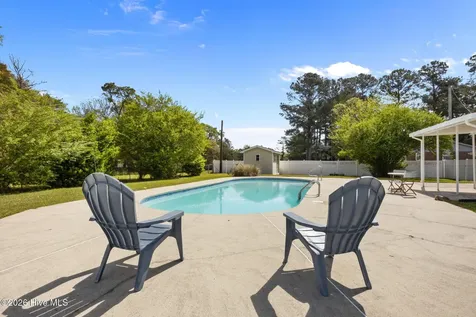 2406 N Hills Drive New Bern NC 28562