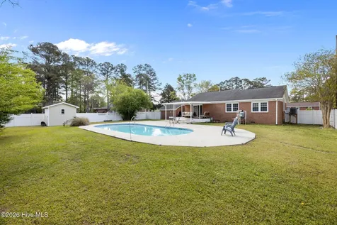 2406 N Hills Drive New Bern NC 28562