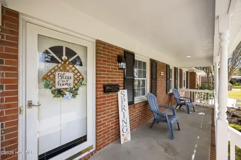 2406 N Hills Drive New Bern NC 28562