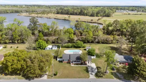 2406 N Hills Drive New Bern NC 28562