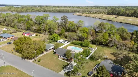 2406 N Hills Drive New Bern NC 28562