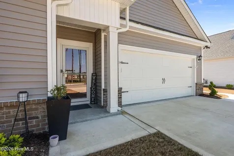 2001 Alizarin Lane New Bern NC 28562