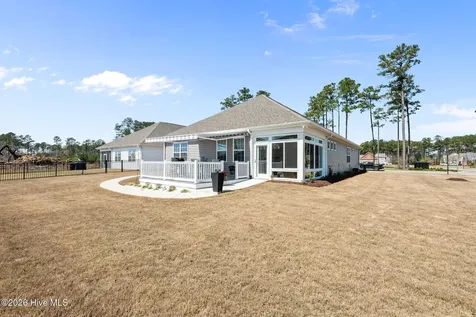 2001 Alizarin Lane New Bern NC 28562