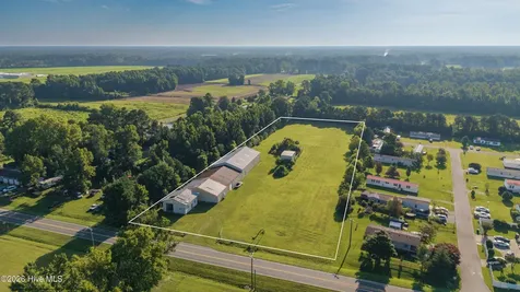3699 Us 117 Rose Hill NC 28458