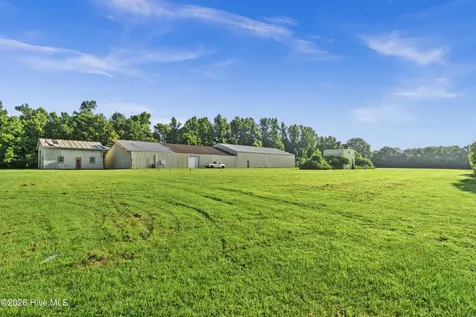 3699 Us 117 Rose Hill NC 28458