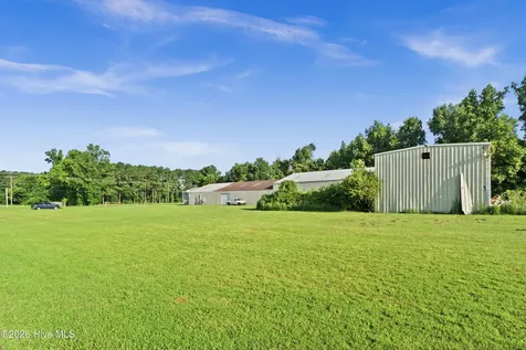 3699 Us 117 Rose Hill NC 28458