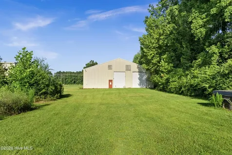 3699 Us 117 Rose Hill NC 28458