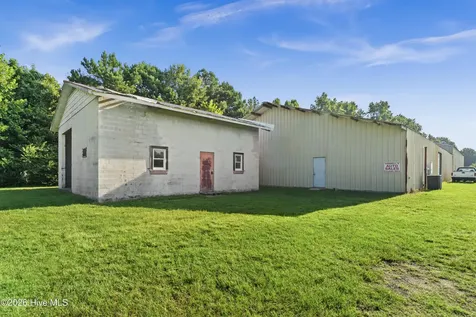 3699 Us 117 Rose Hill NC 28458