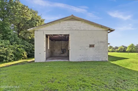 3699 Us 117 Rose Hill NC 28458
