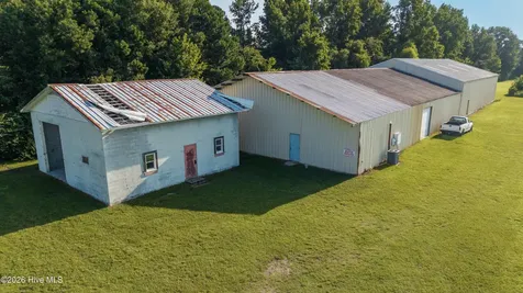 3699 Us 117 Rose Hill NC 28458