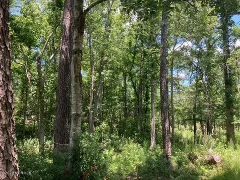 76 Hughes Road Hampstead NC 28443