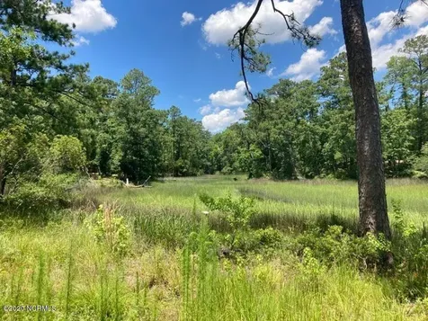 76 Hughes Road Hampstead NC 28443