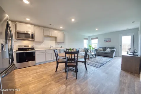 1166 King Eider Way Winnabow NC 28479