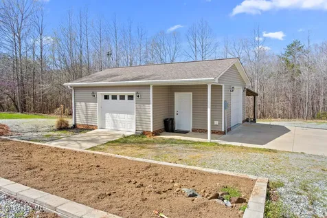 1819 Merritt Trail Burlington NC 27217