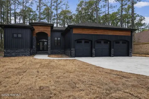 922 Crooked Creek Drive New Bern NC 28560
