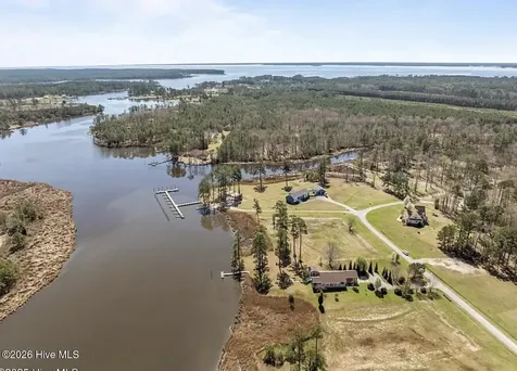 1052 N Creek Drive Belhaven NC 27810