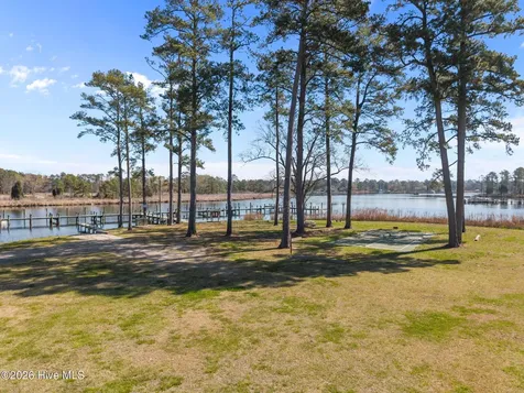 1052 N Creek Drive Belhaven NC 27810