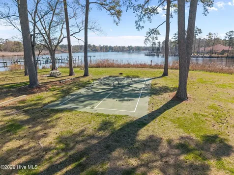 1052 N Creek Drive Belhaven NC 27810