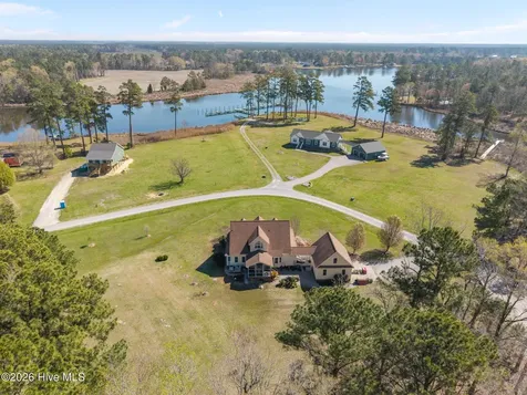 1052 N Creek Drive Belhaven NC 27810