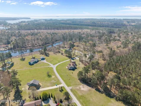 1052 N Creek Drive Belhaven NC 27810