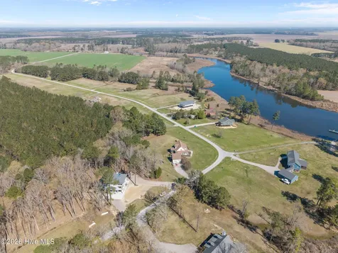 1052 N Creek Drive Belhaven NC 27810