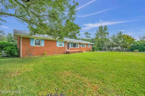 525 Bedford Forest Drive Wilmington NC 28412