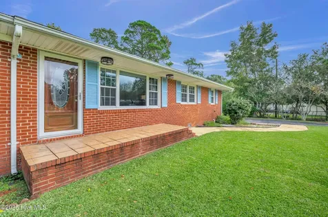 525 Bedford Forest Drive Wilmington NC 28412
