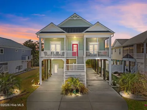 111 SE 44th Street Oak Island NC 28465