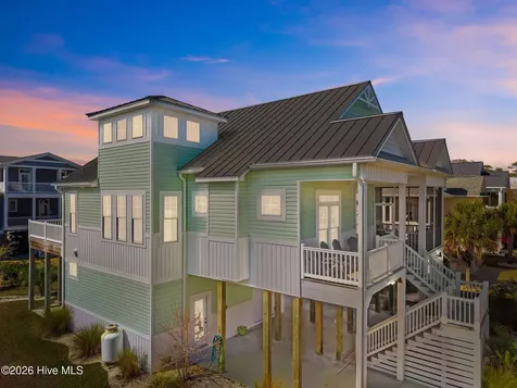 111 SE 44th Street Oak Island NC 28465
