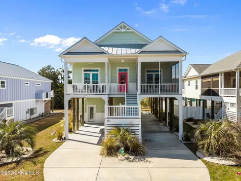 111 SE 44th Street Oak Island NC 28465